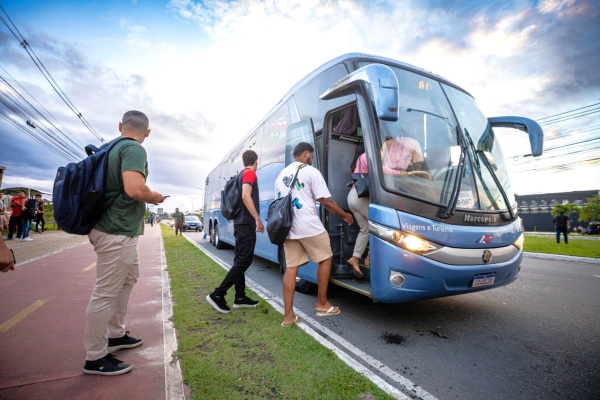 onibus-transporte-coletivo-universitario-camacari[1]